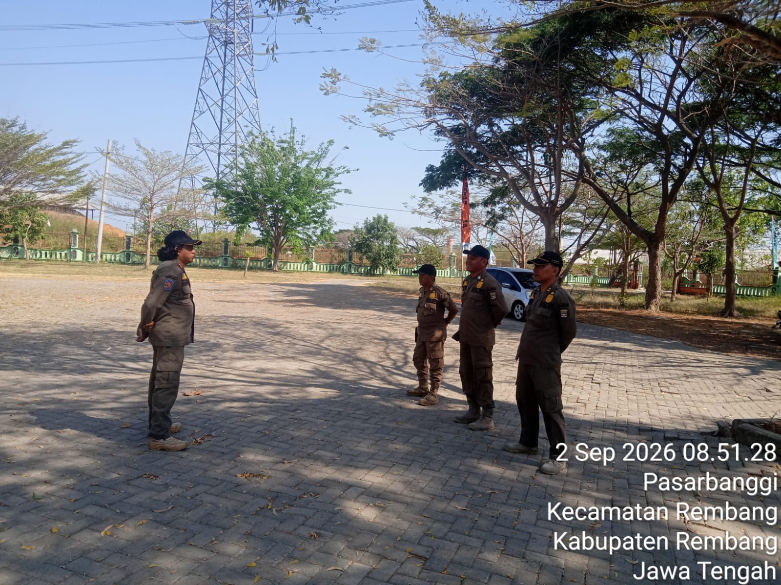 Pengawasan Rutin Petugas di Kecamatan Rembang